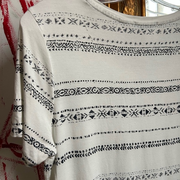 Dex White Short Sleeve Tee with Soft Fabric and Relaxed Fit L - Picture 3 of 16